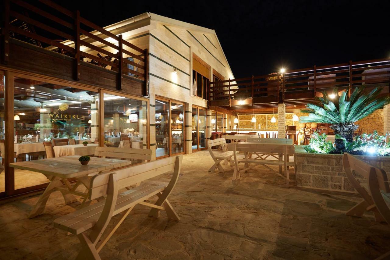 Waikiki Apartments Тиват Екстериор снимка