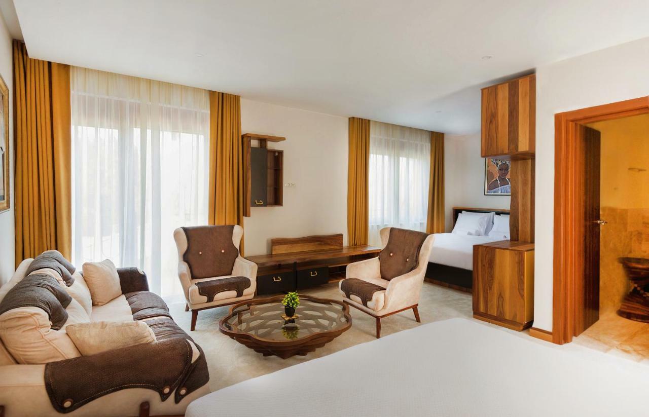 Waikiki Apartments Тиват Екстериор снимка